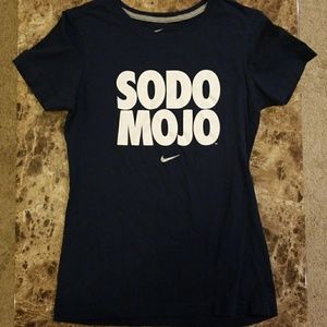 Nike SODO mojo tee